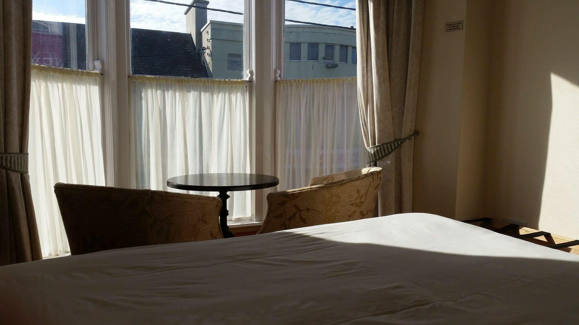 Myles Creek Hotell Kilkee Exteriör bild